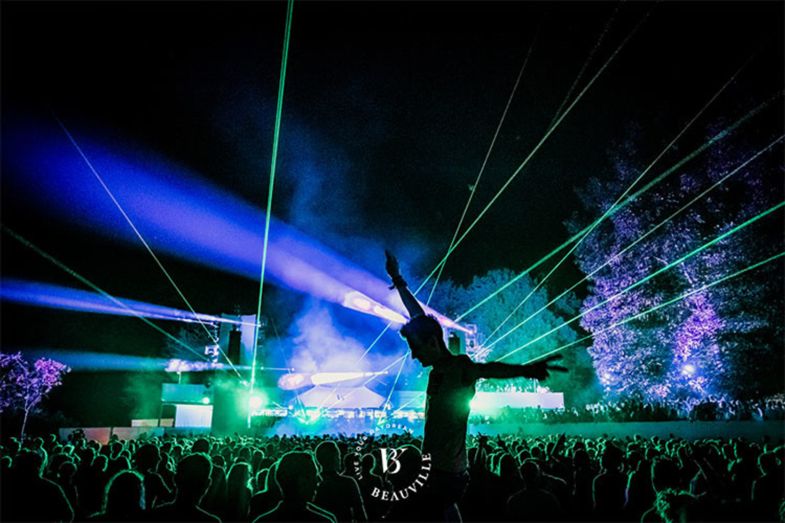 the vibe changes, and the lasers create a magic feeling!